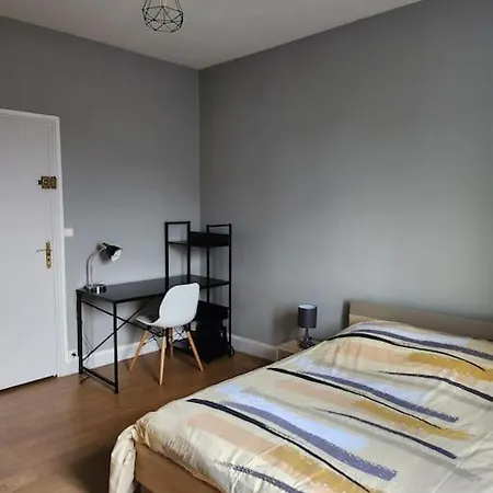 #1 - Partagee - Quartier Commercant Apartment